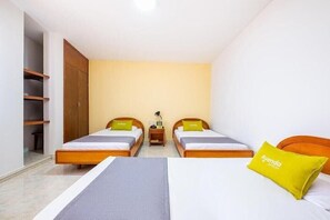 Literie de qualité supérieure, surmatelas, décoration personnalisée