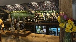 Bar (on property) - The Talbot Inn (Witney)