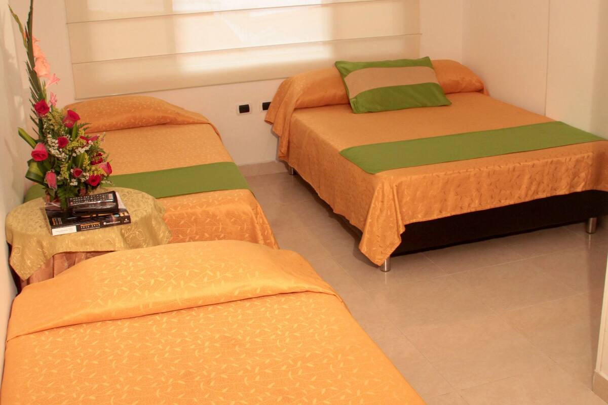 Iron/ironing board, rollaway beds, free WiFi