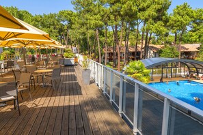 Poolside bar - Azureva Ronce Les Bains (La Tremblade)