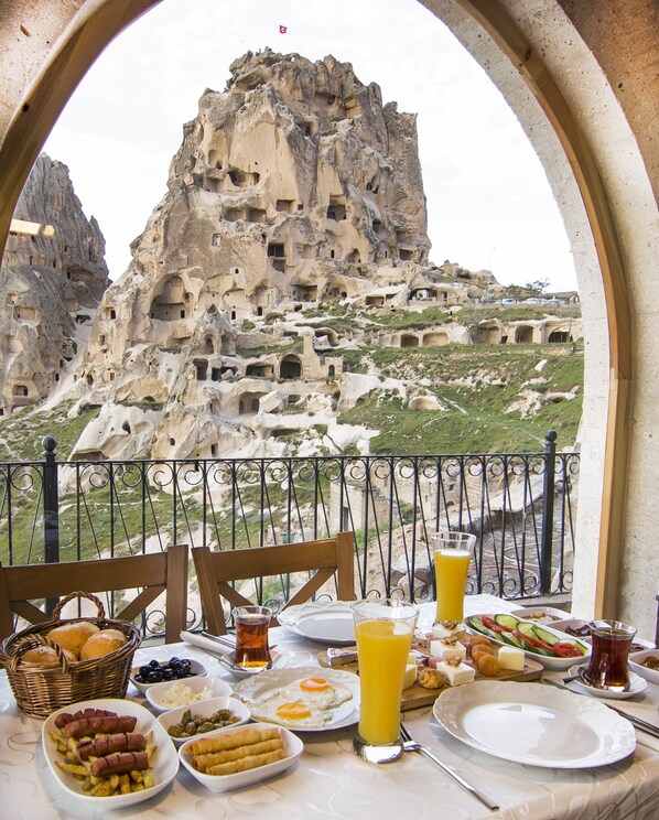 Free daily full breakfast - Caldera Hotel (Nevsehir)
