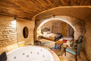 Deluxe Room (Cave ) | Premium bedding, down comforters, minibar, in-room safe - Caldera Hotel (Nevsehir)