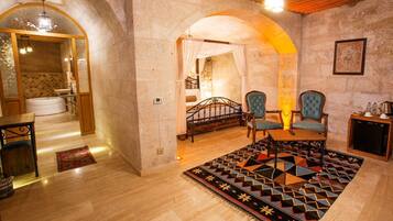 Deluxe Stone Suite | Premium bedding, down comforters, minibar, in-room safe