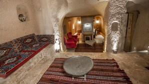 Superior Cave Suite