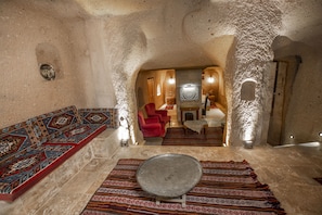 Superior Cave Suite  - Caldera Hotel (Nevsehir)