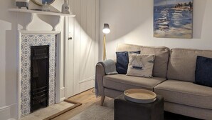 Unclassified image, 4 of 67, button - Humphries Cross Apartments (Rye)