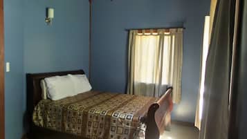 Apartment, 3 Bedrooms, Balcony, Partial Ocean View | 1 bedroom, free cots/infant beds, free WiFi