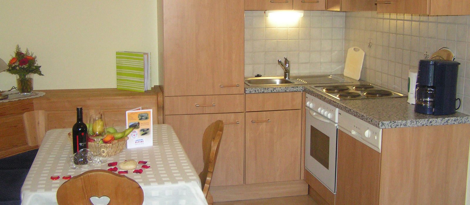 comfort condo, 1 bedroom, mountain view, garden area (top 1) | private kitchen | full-sized fridge, oven, stovetop, dishwasher