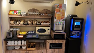 Desayuno buffet diario (EUR 7.50 por persona)