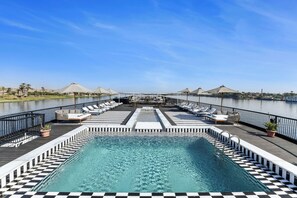 Outdoor pool - Mövenpick MS Hamees (Luxor)