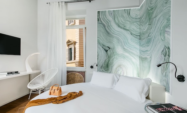 Design Room, City View | Minibar, in-room safe, desk, soundproofing - Boutique Centrale Palace Hotel (Rome)