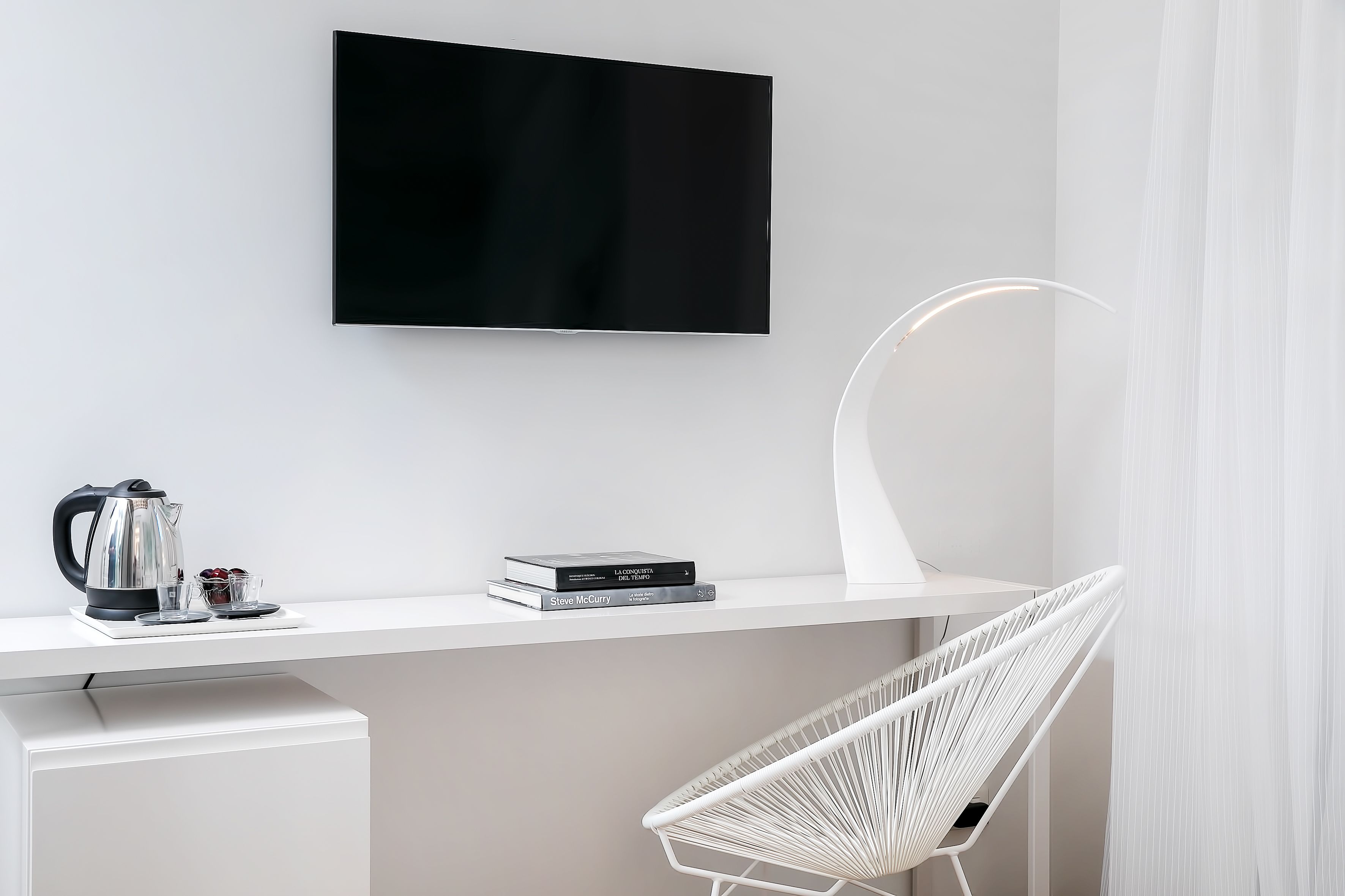 junior studio suite | minibar, in-room safe, desk, soundproofing