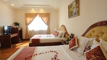 Executive Suite Double | Minibar, in-room safe, desk, free WiFi