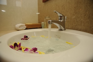 VIP Double | Bathroom