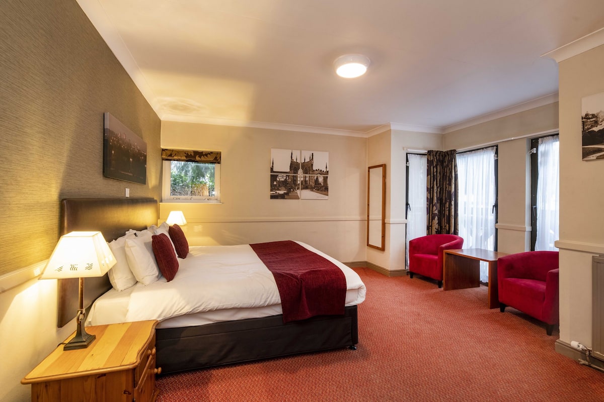 standard twin room, 2 single beds | desk, iron/ironing board, free wifi, bed sheets