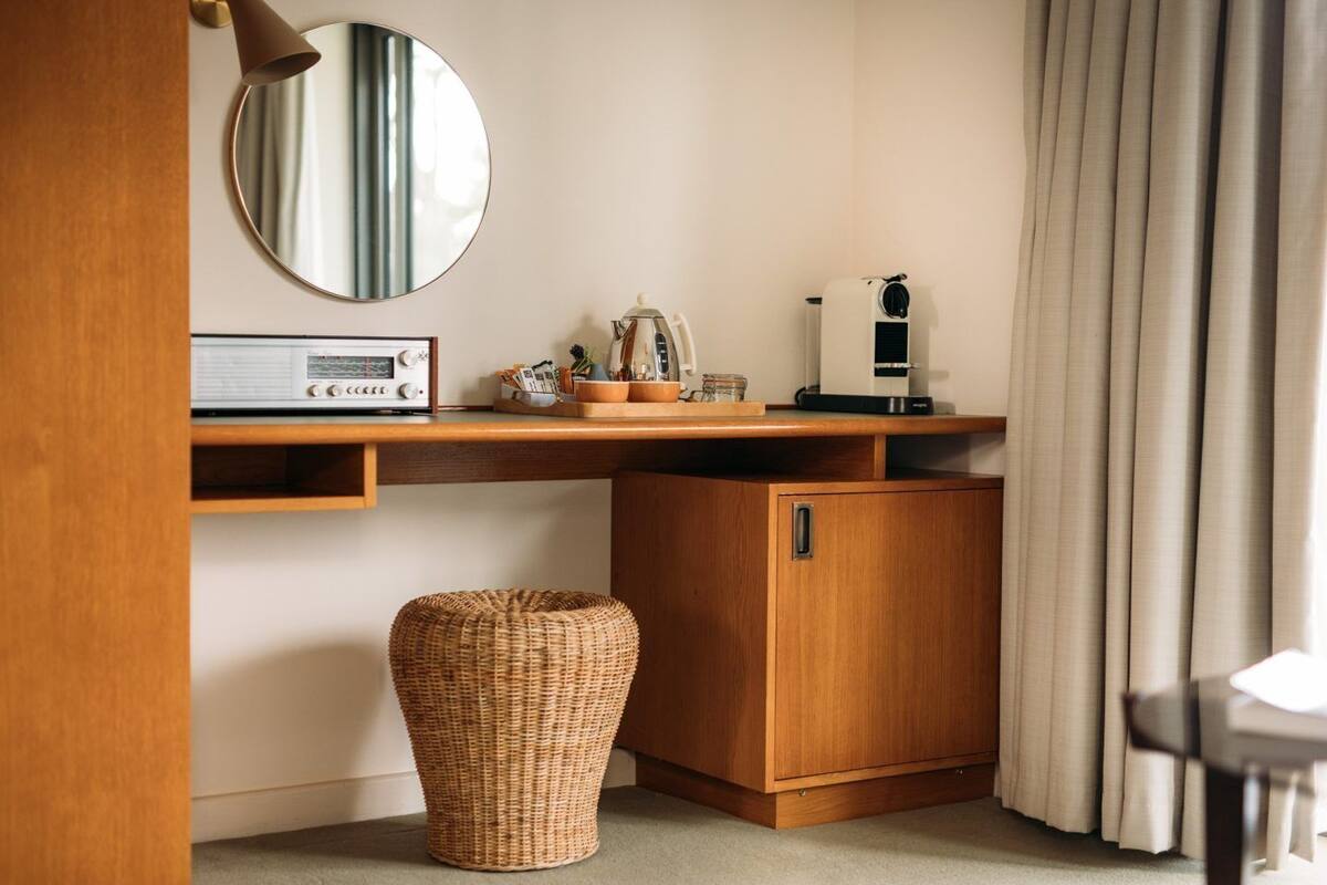 luxury double or twin room | hypo-allergenic bedding, in-room safe, desk, iron/ironing board