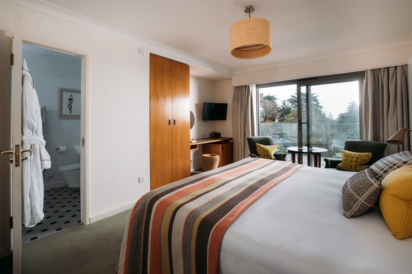 superior room | hypo-allergenic bedding, in-room safe, desk, iron/ironing board