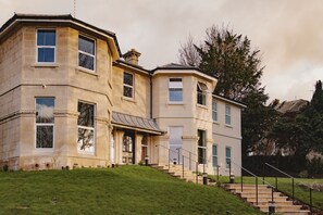 واجهة المنشأة