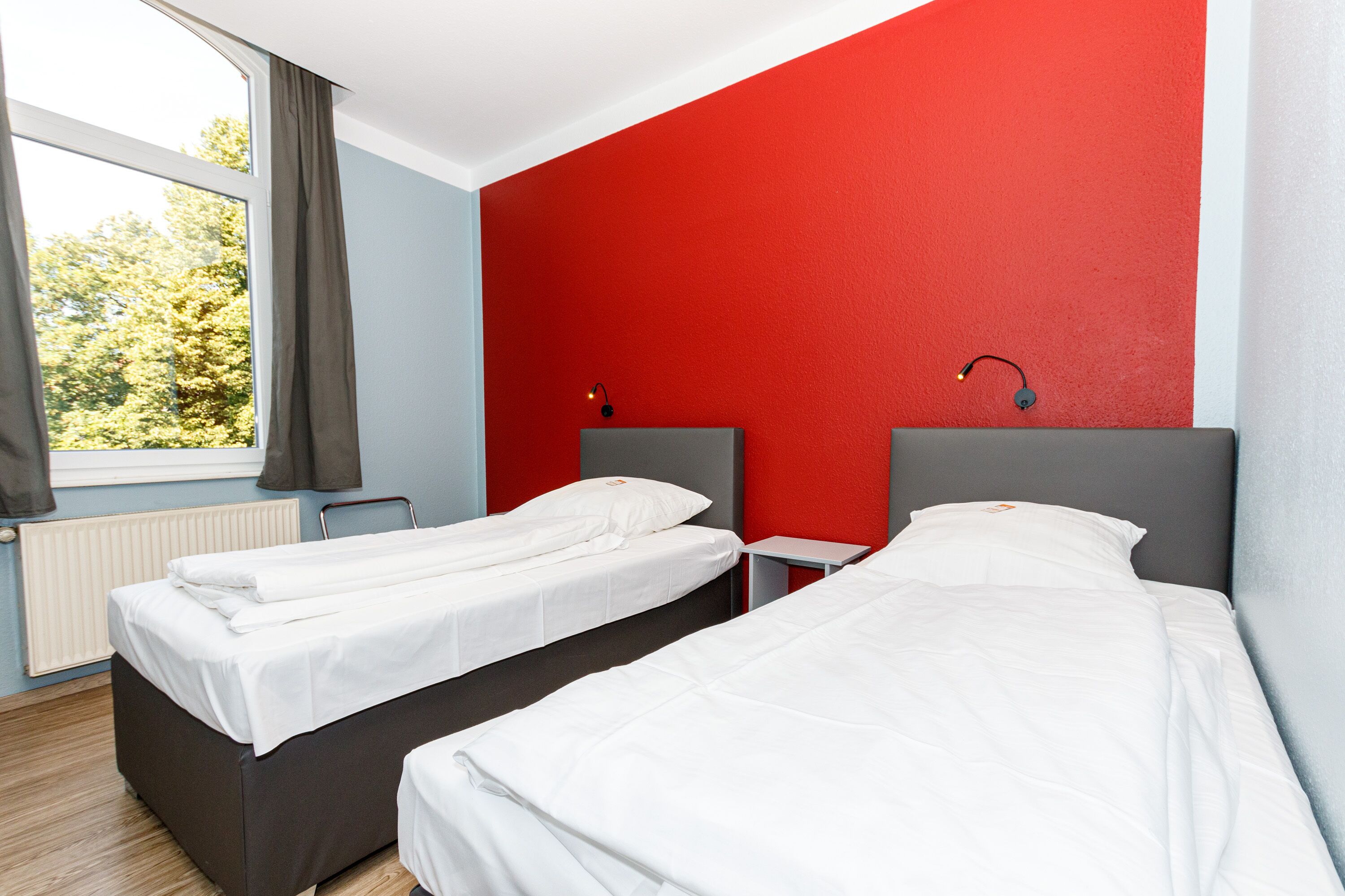 Standard-Doppel- oder -Zweibettzimmer | Schreibtisch, schallisolierte Zimmer, kostenloses WLAN, Bettwäsche