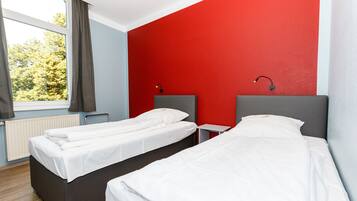 Standard-Doppel- oder -Zweibettzimmer | Schreibtisch, schallisolierte Zimmer, kostenloses WLAN, Bettwäsche