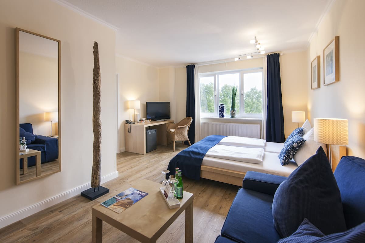 family room, 2 bedrooms, connecting rooms | 1 bedroom, hypo-allergenic bedding, individually decorated