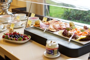 Daily buffet breakfast for a fee - Das Frühstückshotel St. Peter-Ording (St. Peter-Ording)