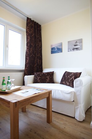 Family Room, 1 Bedroom, Kitchenette | Hypo-allergenic bedding, individually decorated, individually furnished - Das Frühstückshotel St. Peter-Ording (St. Peter-Ording)