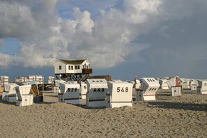 Beach nearby, beach yoga, beach volleyball, 3 beach bars - Das Frühstückshotel St. Peter-Ording (St. Peter-Ording)