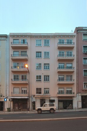Front of property - Flattered to be in Lisboa (Lisbon)