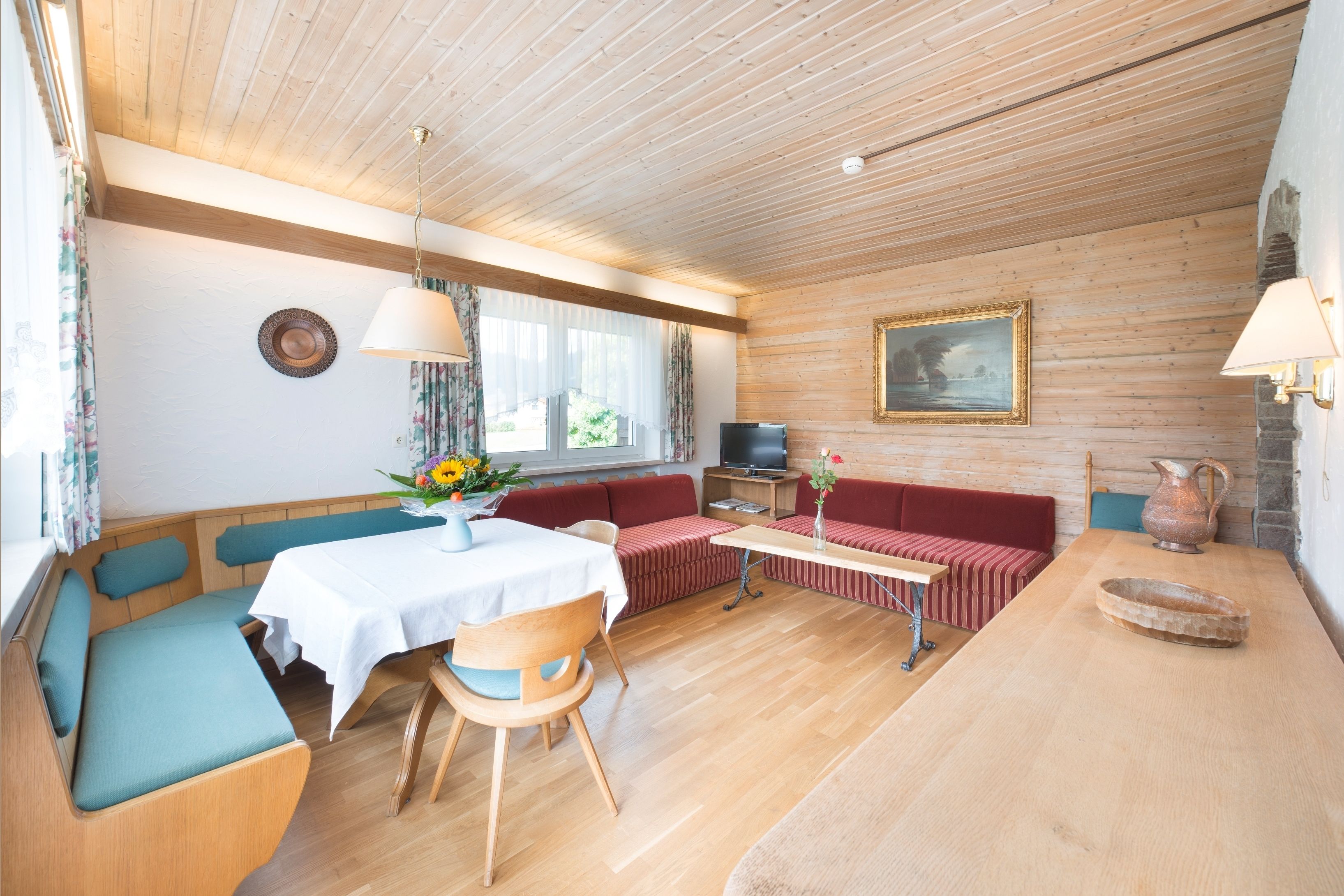 Comfort appartement, 1 slaapkamer | Woonruimte | Een flatscreentelevisie