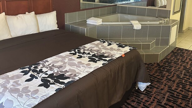 套房 | 免费 WiFi、床单
