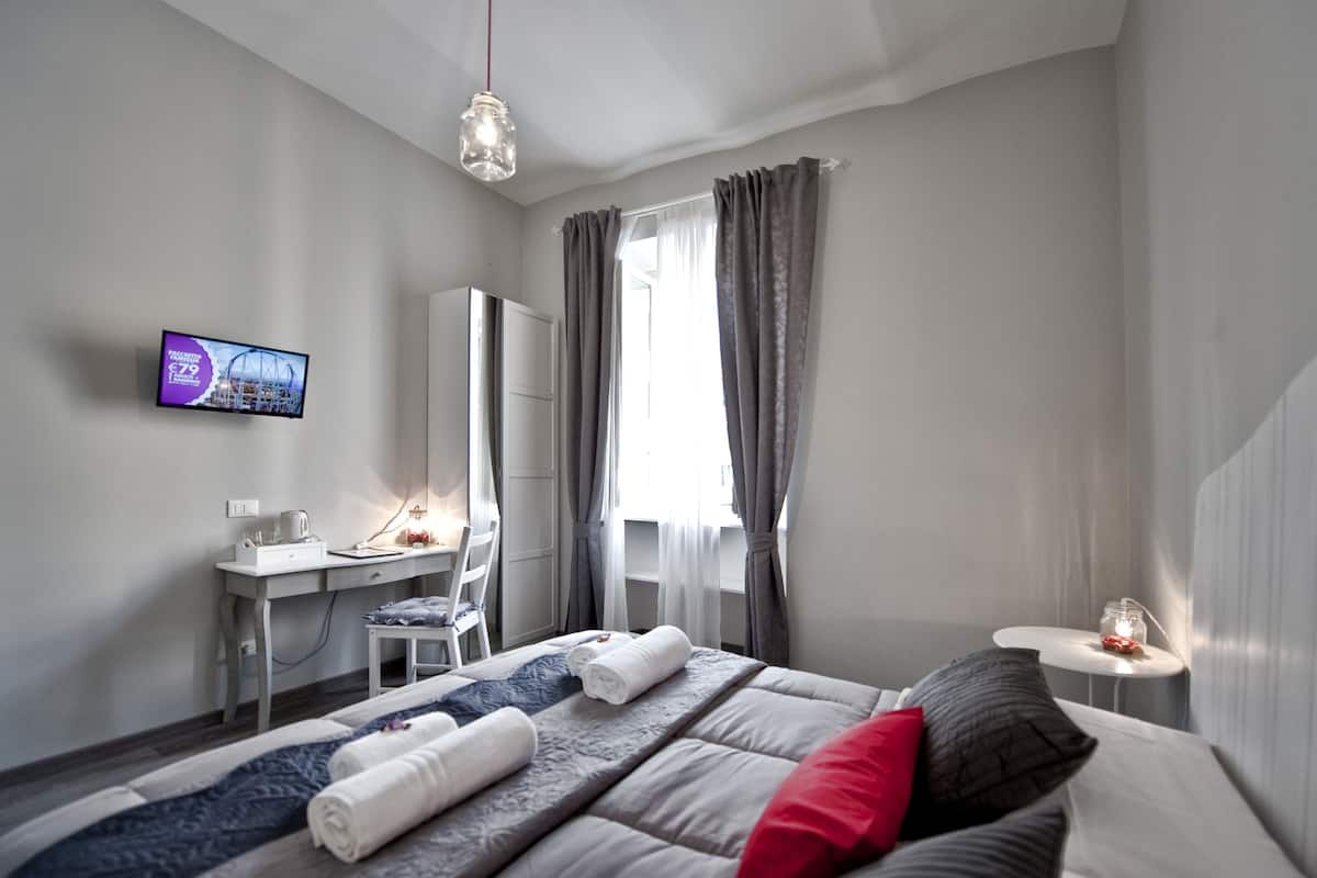 Habitación doble Deluxe (Bell 3) | Ropa de cama de alta calidad, escritorio y insonorización