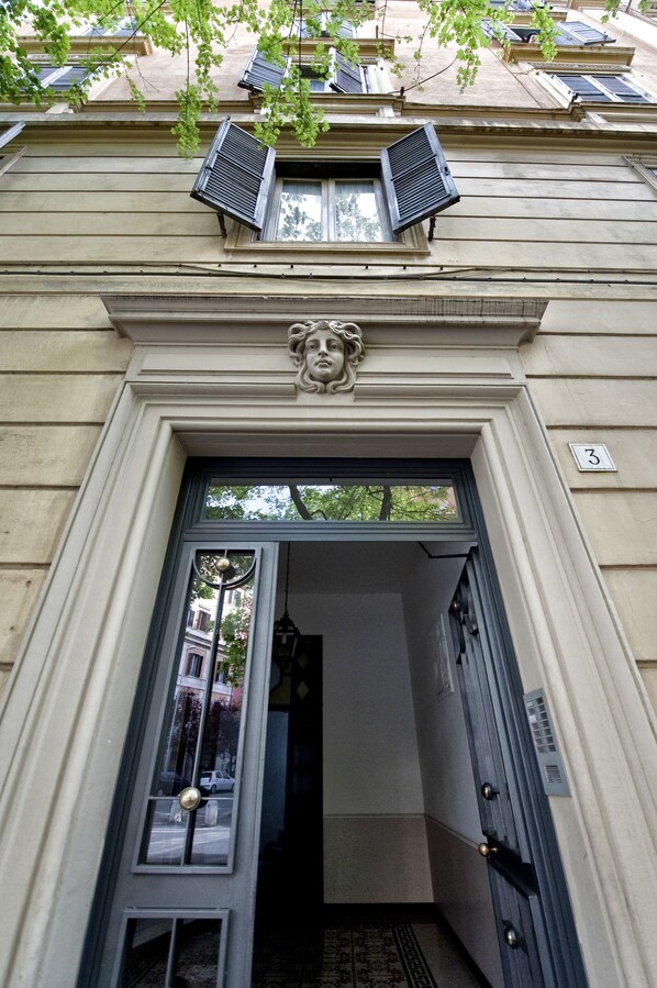 Property entrance - Tinkerbell Roma (Rome)