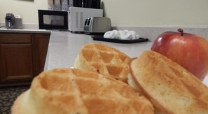 Free daily continental breakfast - FairBridge Inn - Coeur d'Alene (Coeur d'Alene)