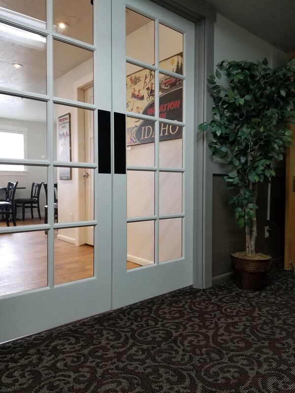 Interior entrance - FairBridge Inn - Coeur d'Alene (Coeur d'Alene)