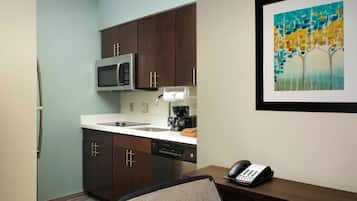 In-room safe, desk, blackout curtains, free WiFi