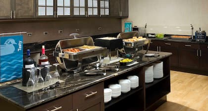Homewood Suites by Hilton San Antonio Airport