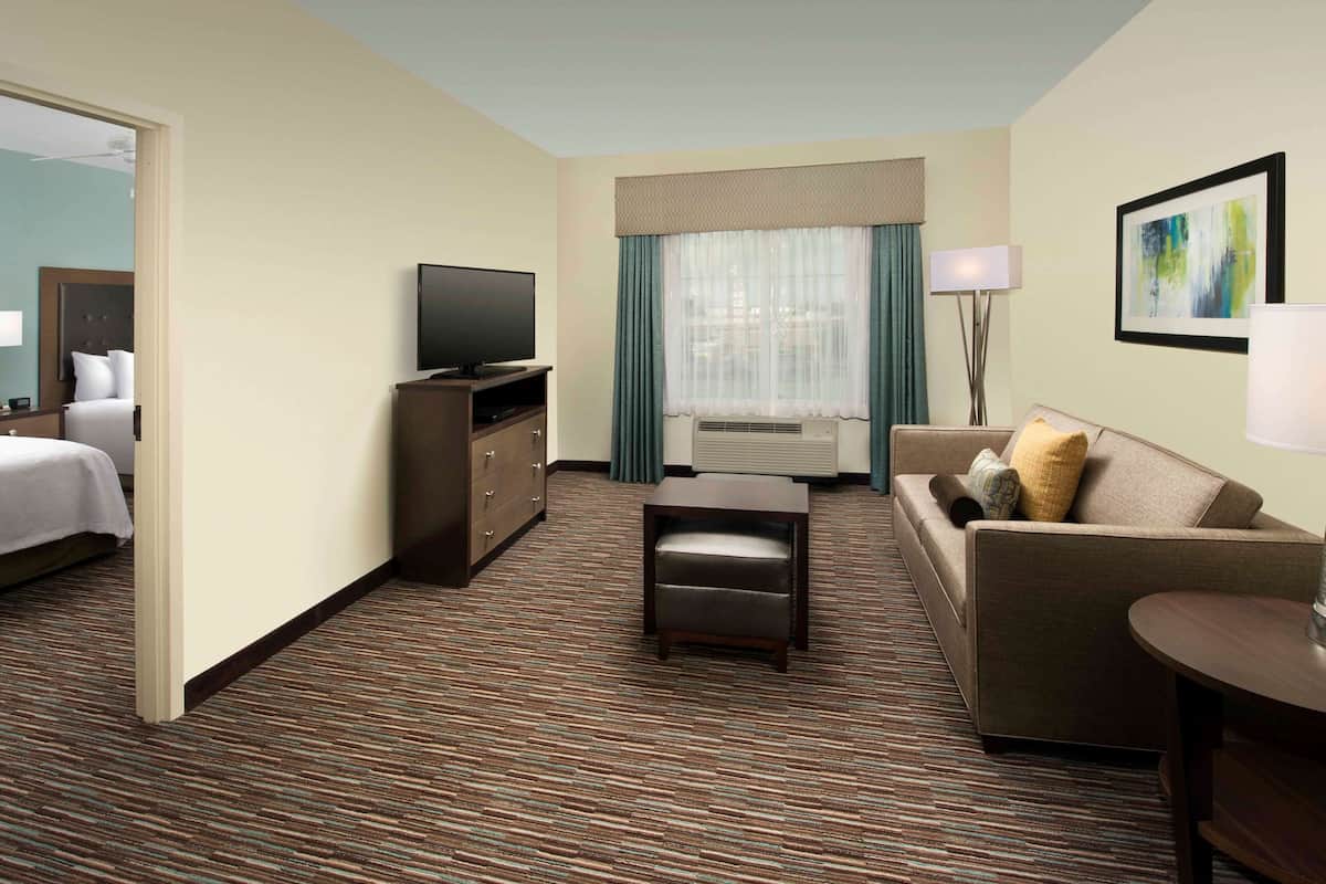 tv, dvd player, mp3 dock