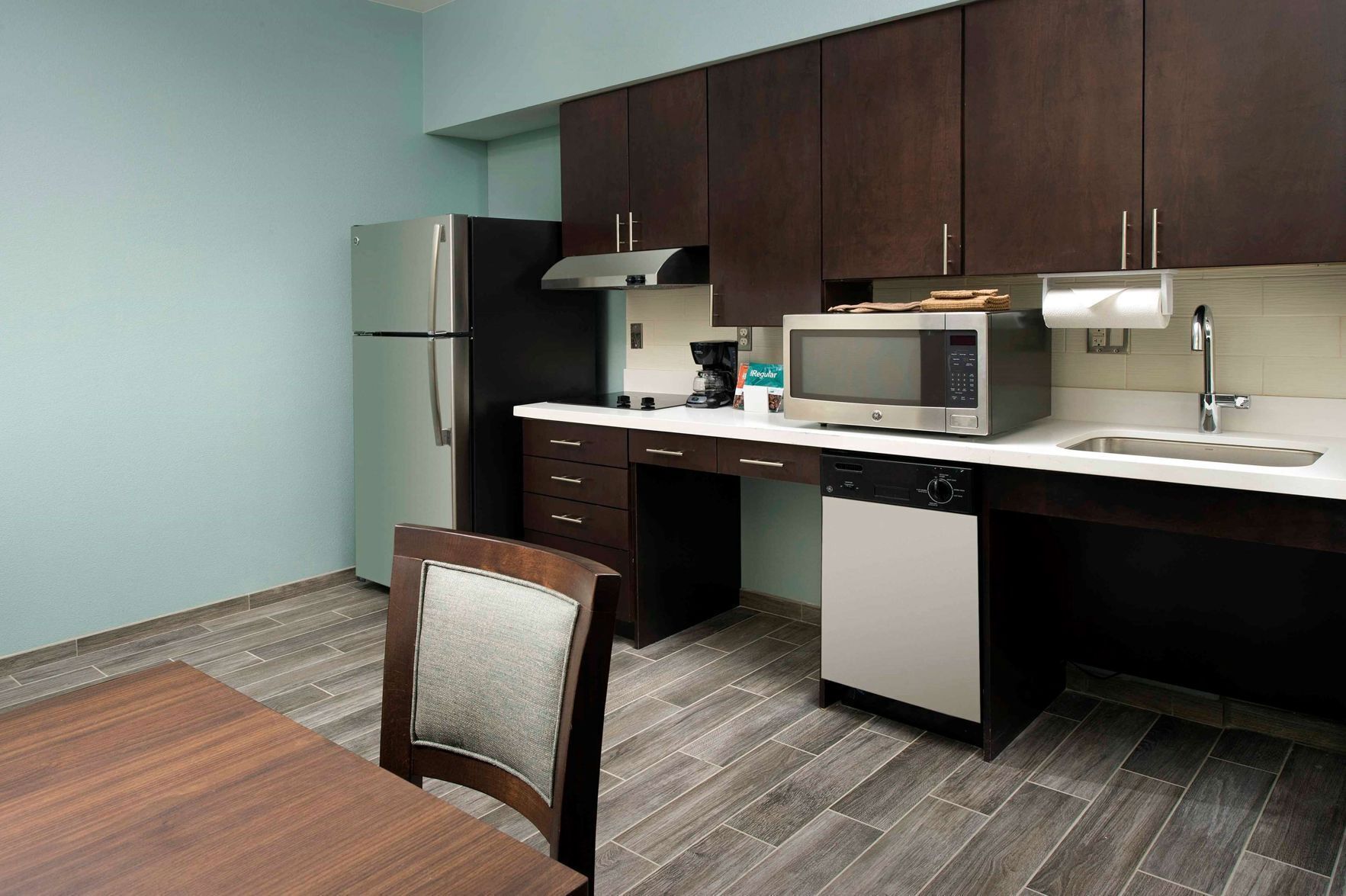 Private kitchen | Fridge, microwave, stovetop, dishwasher