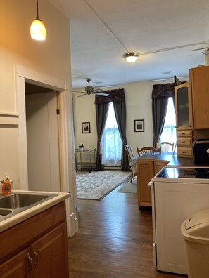 Traditional Apartment, 1 Bedroom, Kitchen, City View (Second Floor Walk Up) | Private kitchen | Fridge, microwave, stovetop, coffee/tea maker - Historic Downtown Capitol Hotel Vacation Suites (Buffalo)