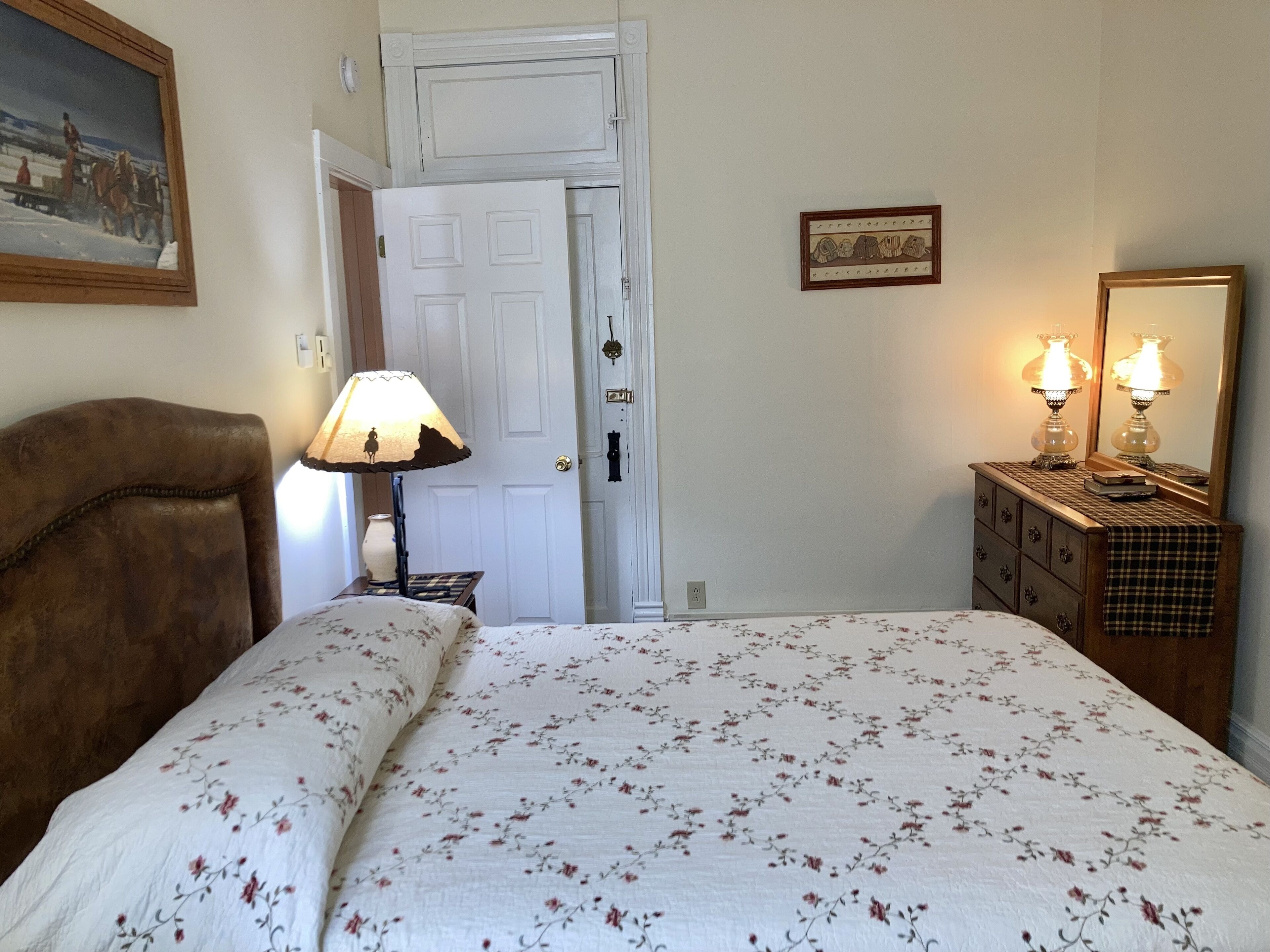 traditional apartment, 1 king bed with sofa bed (second floor walk up) | 1 bedroom, egyptian cotton sheets, premium bedding, memory-foam beds