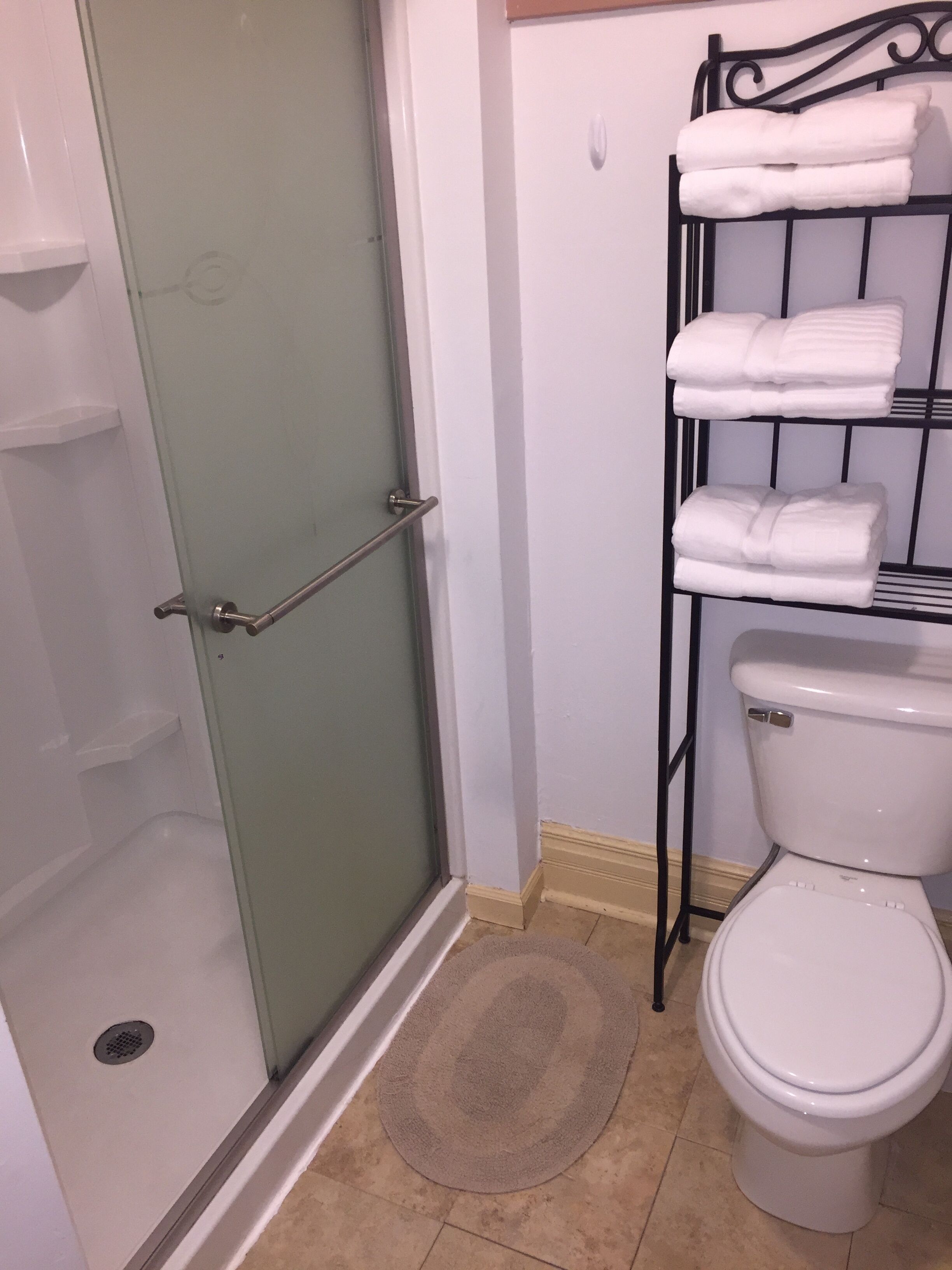 traditional apartment, 1 bedroom, kitchen, city view (second floor walk up) | bathroom | shower, free toiletries, hair dryer, towels