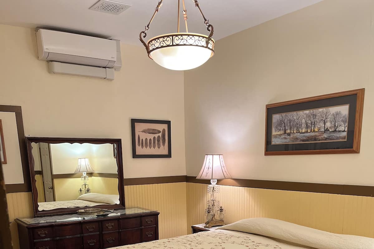 Traditional Apartment, 1 Bedroom, Kitchen, City View (Second Floor Walk Up) | Cadar kapas Mesir, peralatan tempat tidur premium, busa memori