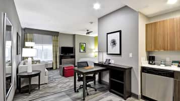 Masa, dizüstü bilgisayar çalışma alanı, güneşlik/perde, ütü/ütü masası