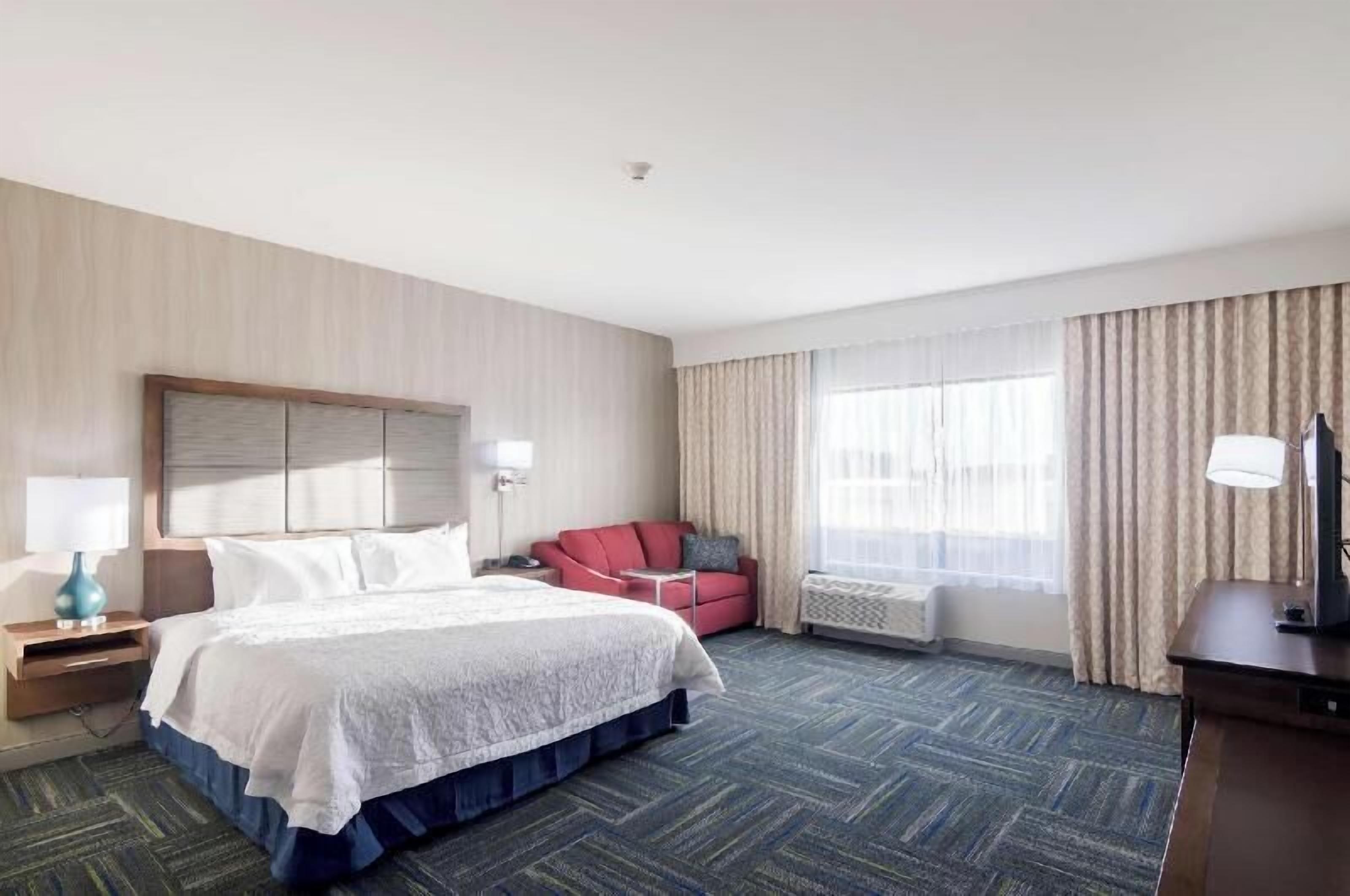 Premium bedding, down duvets, in-room safe, desk