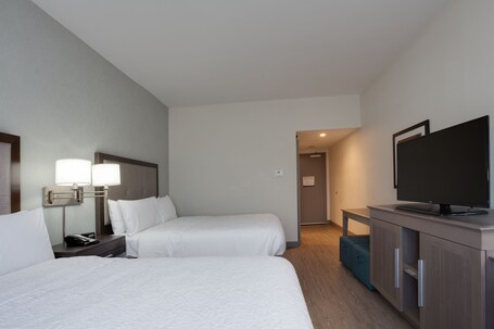 Hampton Inn Suites Miami Wynwood Design District - Image 40