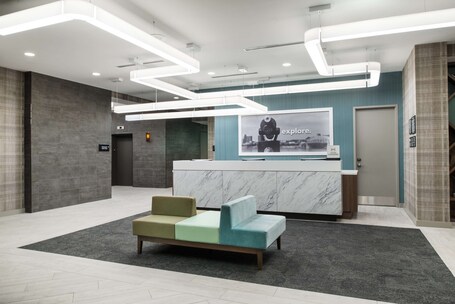 Hampton Inn Suites Miami Wynwood Design District - Image 4