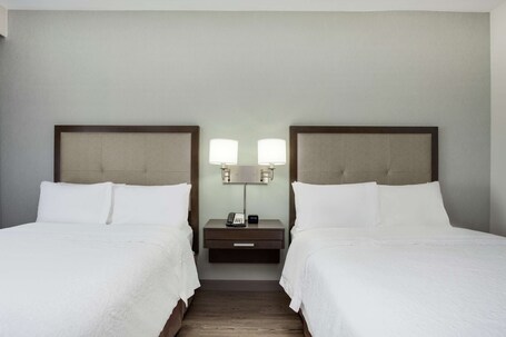 Hampton Inn Suites Miami Wynwood Design District - Image 39