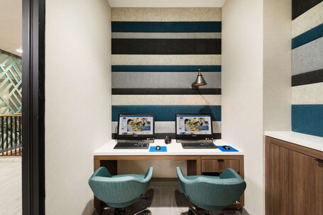 Hampton Inn Suites Miami Wynwood Design District - Image 23