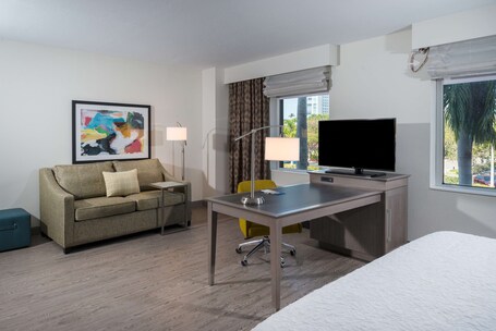 Hampton Inn Suites Miami Wynwood Design District - Image 20